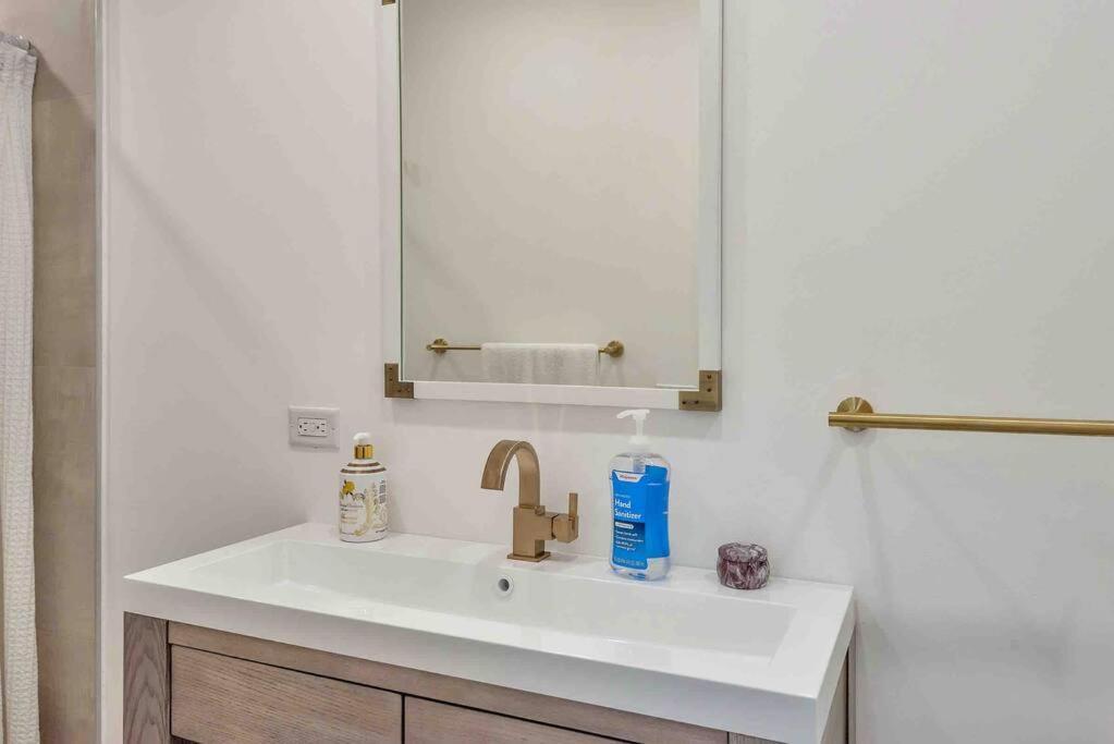 Charming Studio W Pool One Mile To Beach Pets Welcome ليك وورث المظهر الخارجي الصورة