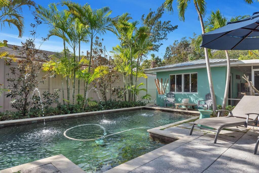 Charming Studio W Pool One Mile To Beach Pets Welcome ليك وورث المظهر الخارجي الصورة