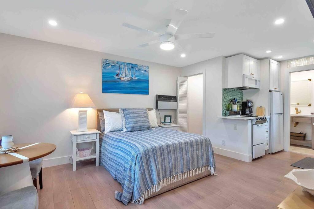 Charming Studio W Pool One Mile To Beach Pets Welcome ليك وورث المظهر الخارجي الصورة